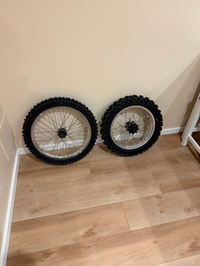 16/19 Light bee Eride2.0/1.0/lbx Wheelset with dirt tires!