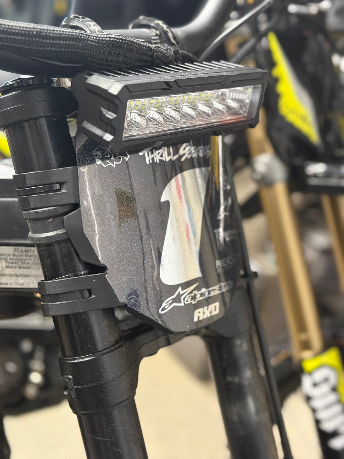 (Mantis/X) Extreme Bar Headlight