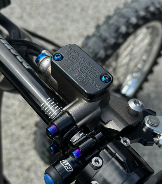 Ultra/Moto brake resovoir titanium(2pc)